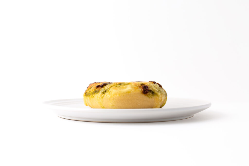 黄金とうがらしとトマトバジルチーズ