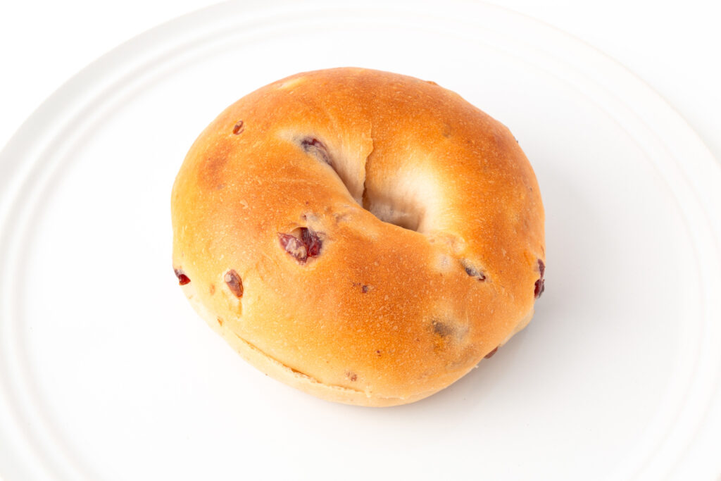 クランベリーベーグルサンドチーズクリーム