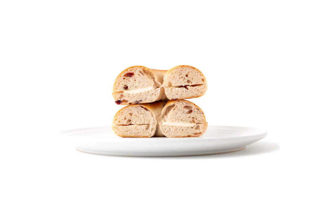 クランベリーベーグルサンドチーズクリーム