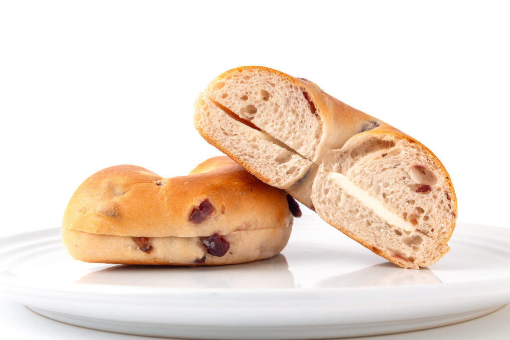 クランベリーベーグルサンドチーズクリーム